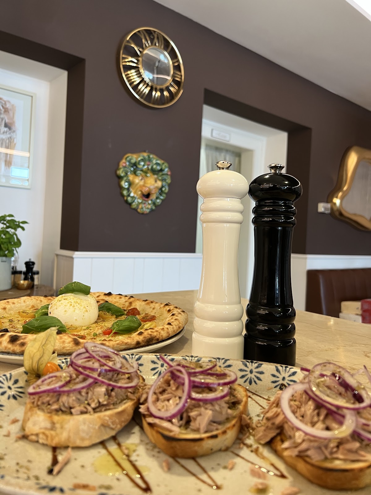 Innenraum der Osteria La Piazzetta