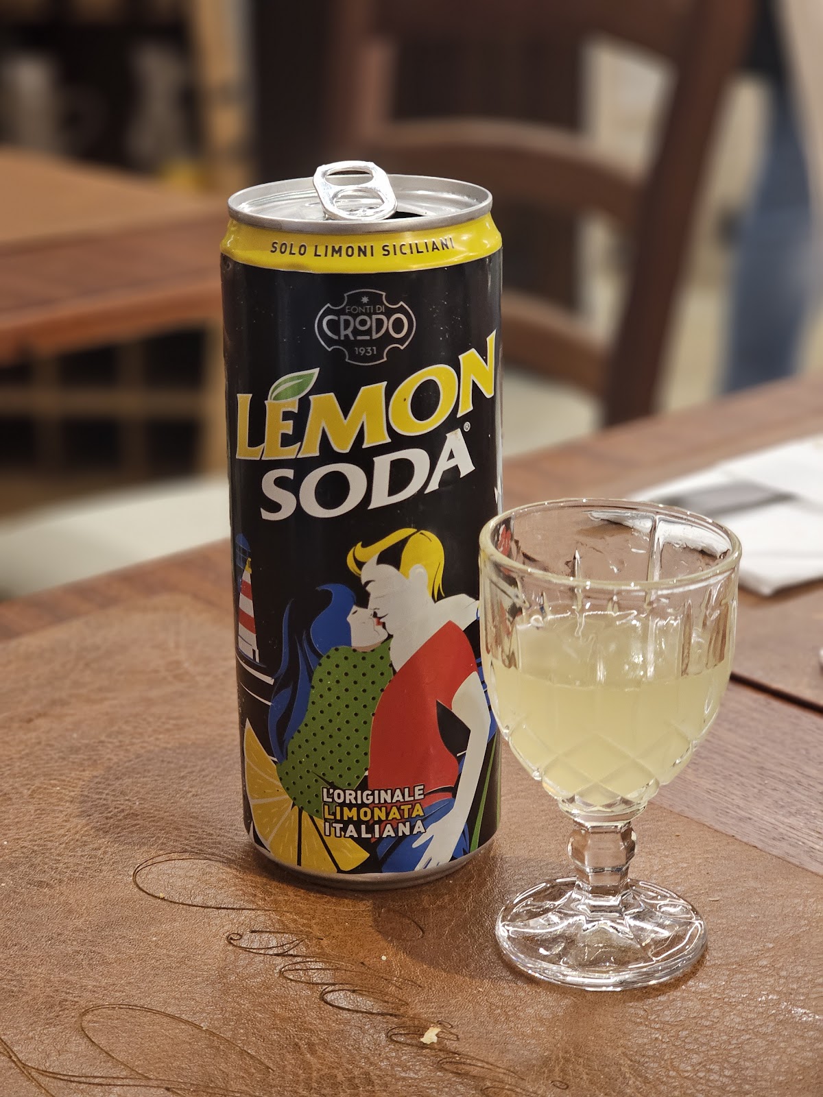 Getränk und Tischstimmung in der Osteria La Piazzetta